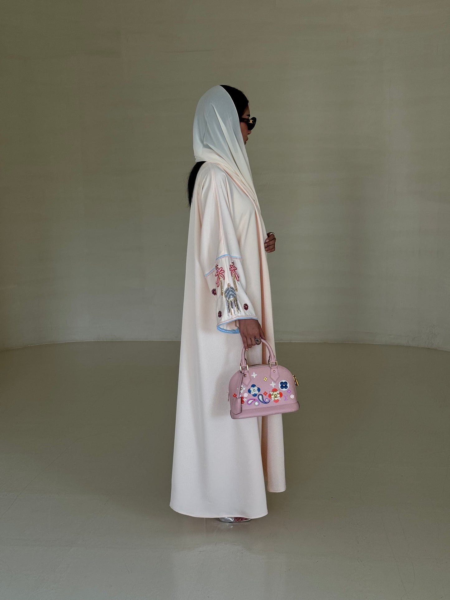 Off-white Abaya