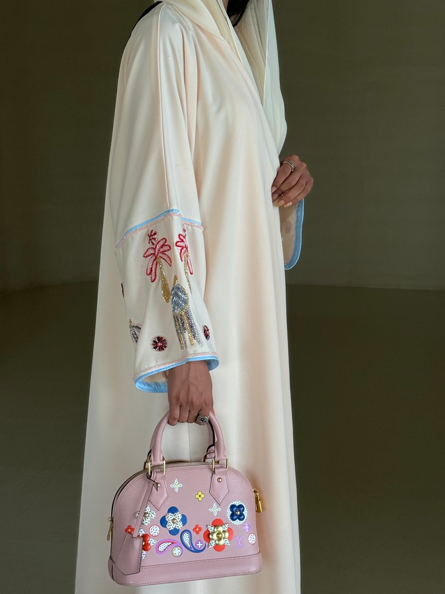 Off-white Abaya